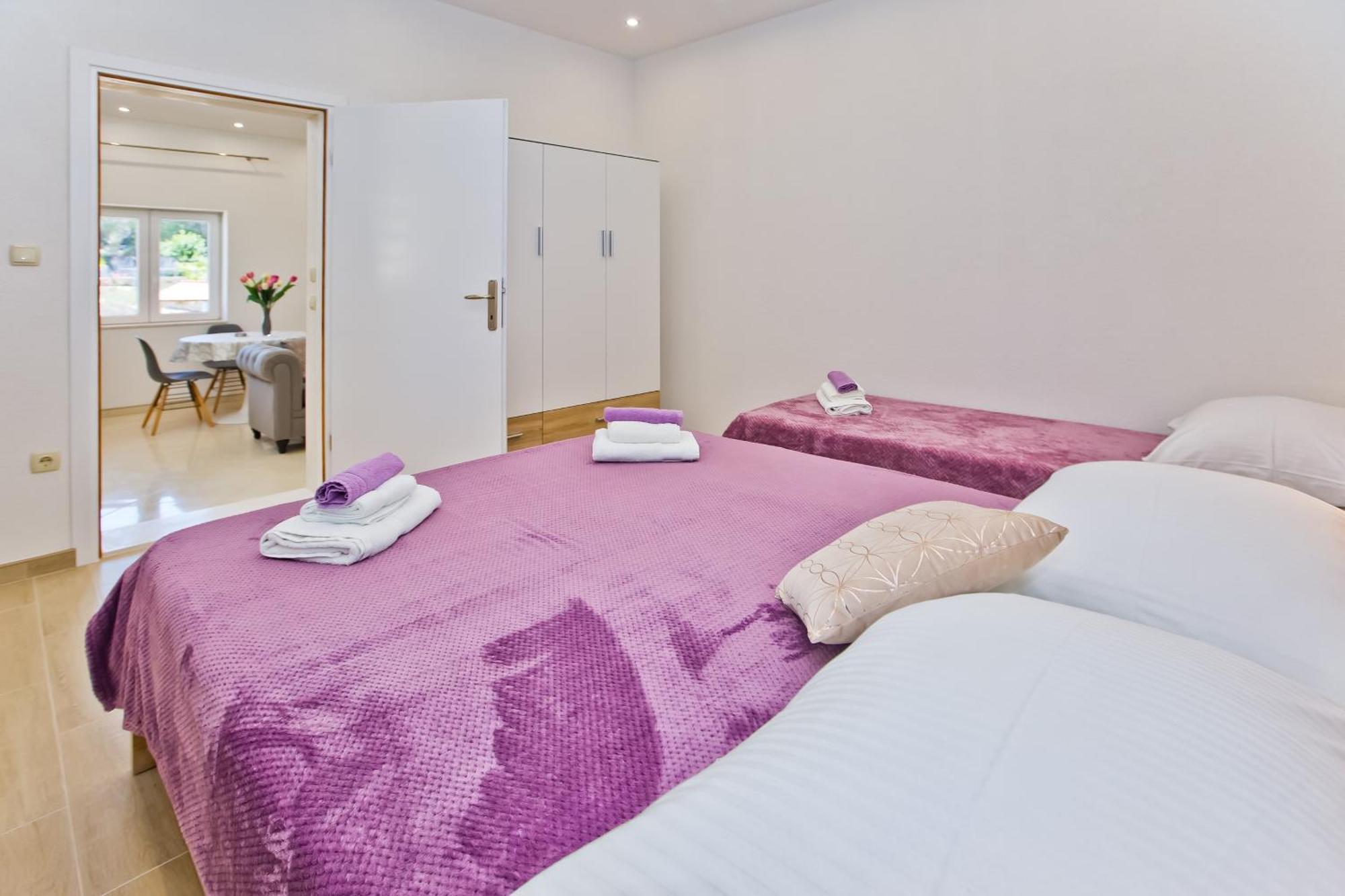 Apartments By The Sea Cove Zastupac, Hvar - 8761 Hvar Town Room photo
