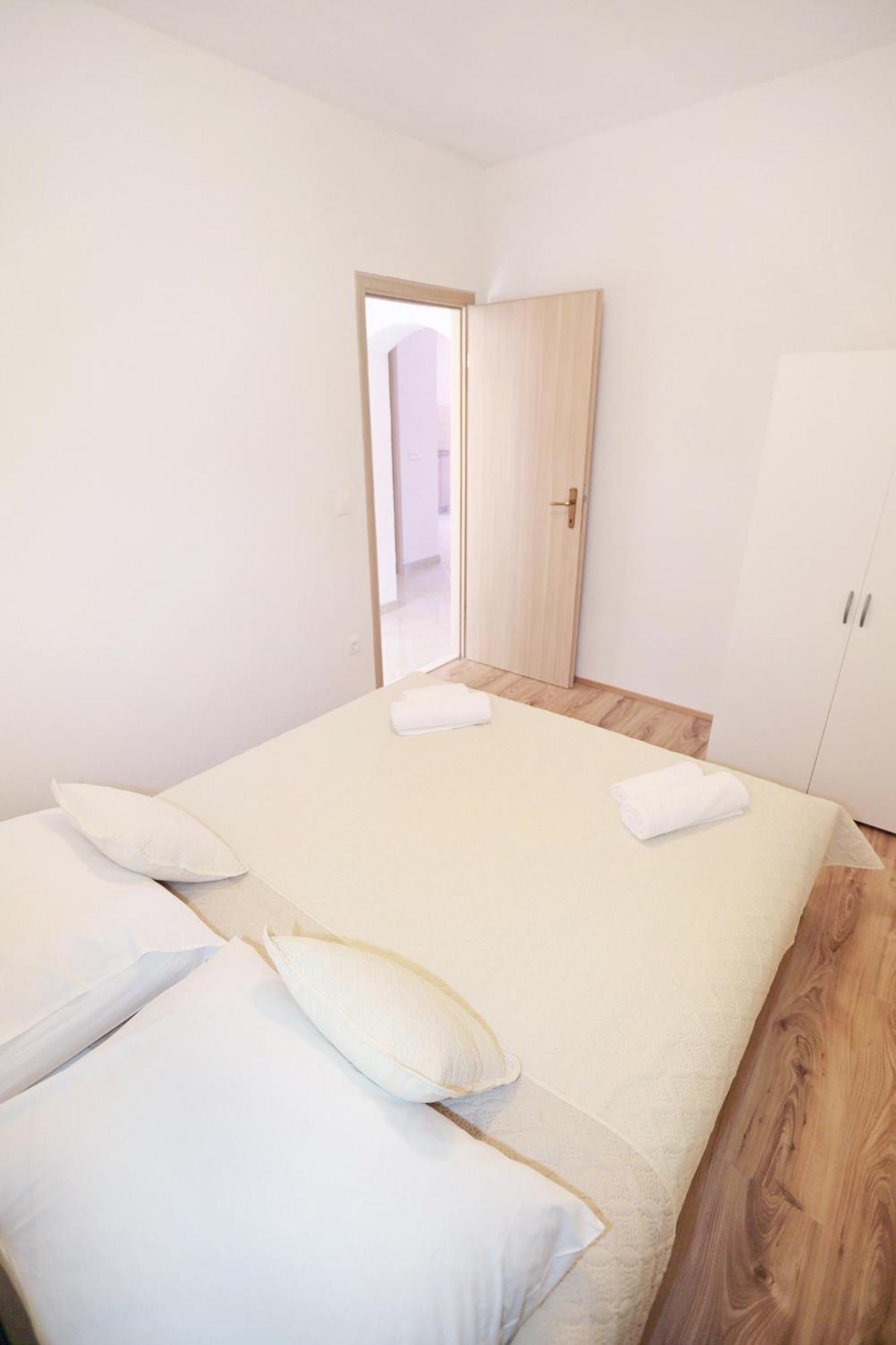 Apartments By The Sea Cove Zastupac, Hvar - 8761 Hvar Town Room photo